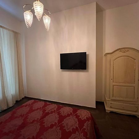 Beb Mariafrancesca Bed & Breakfast Napoli Exterior foto