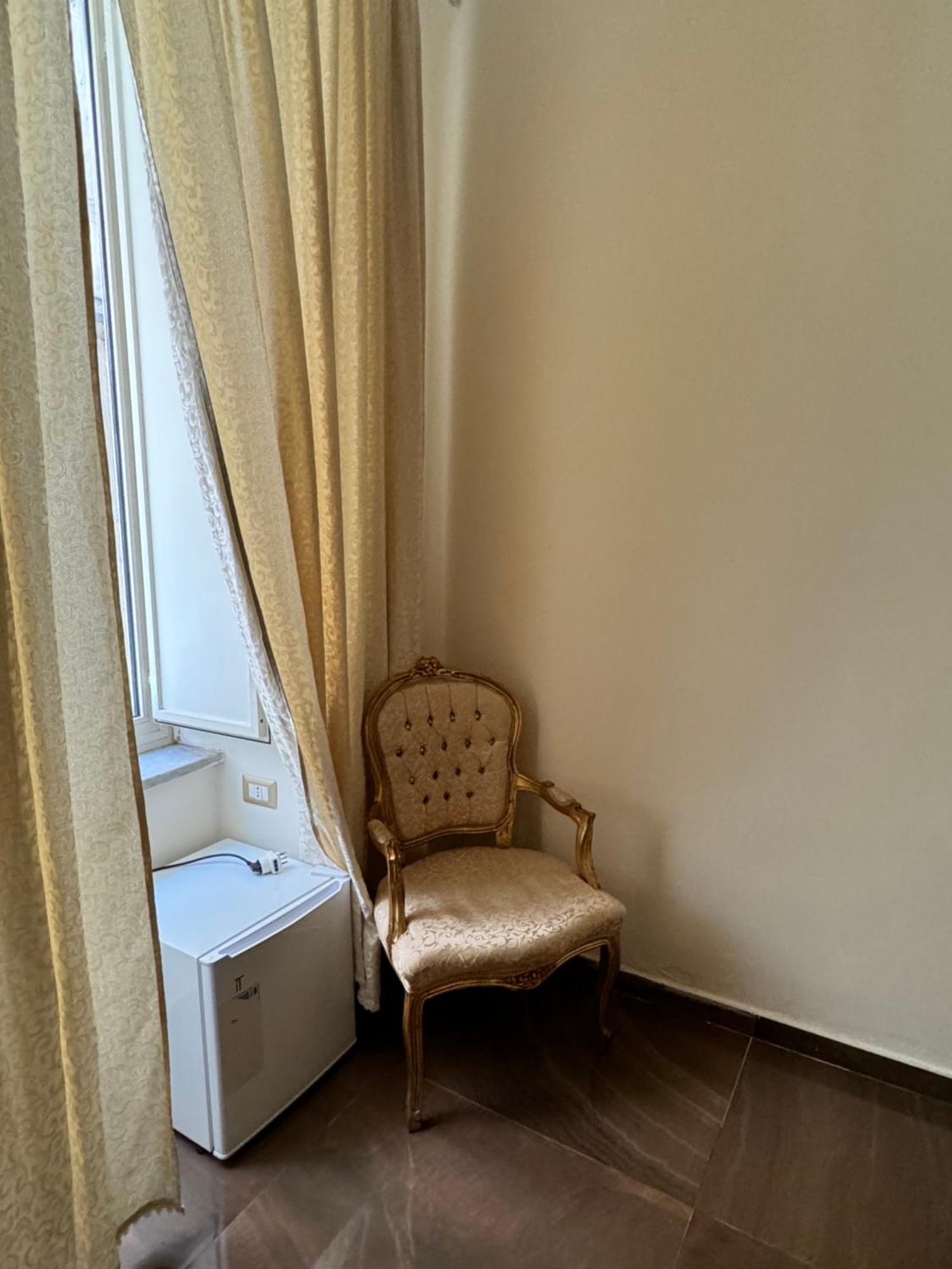 Beb Mariafrancesca Bed & Breakfast Napoli Exterior foto