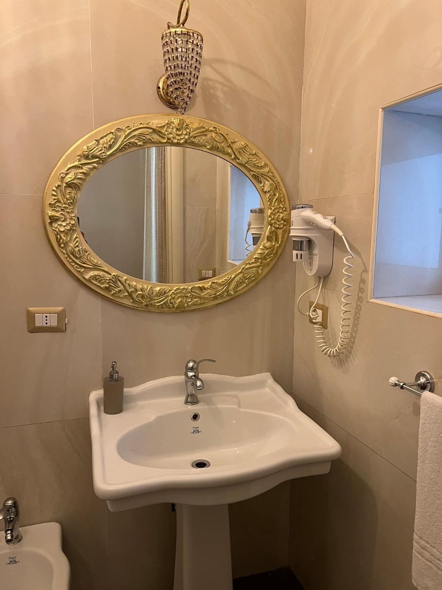 Beb Mariafrancesca Bed & Breakfast Napoli Exterior foto