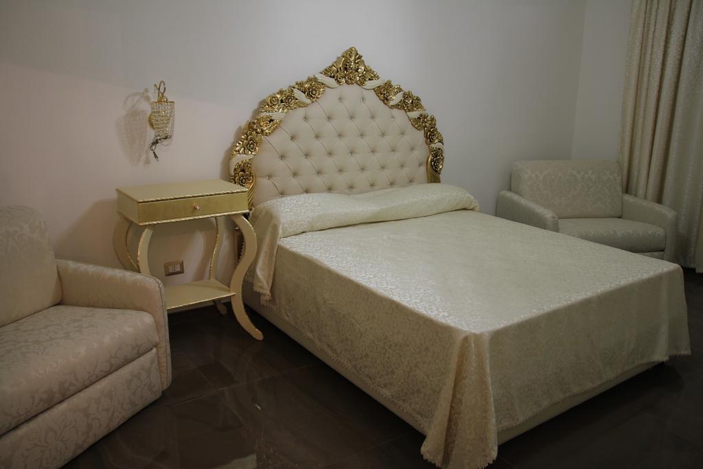 Beb Mariafrancesca Bed & Breakfast Napoli Exterior foto
