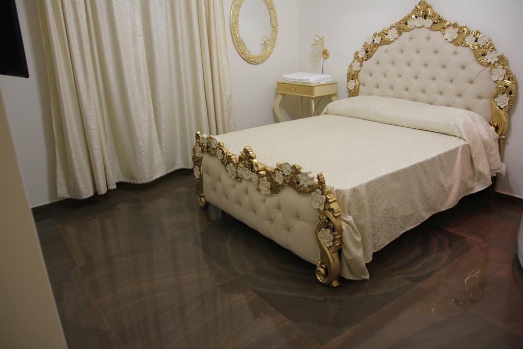 Beb Mariafrancesca Bed & Breakfast Napoli Exterior foto