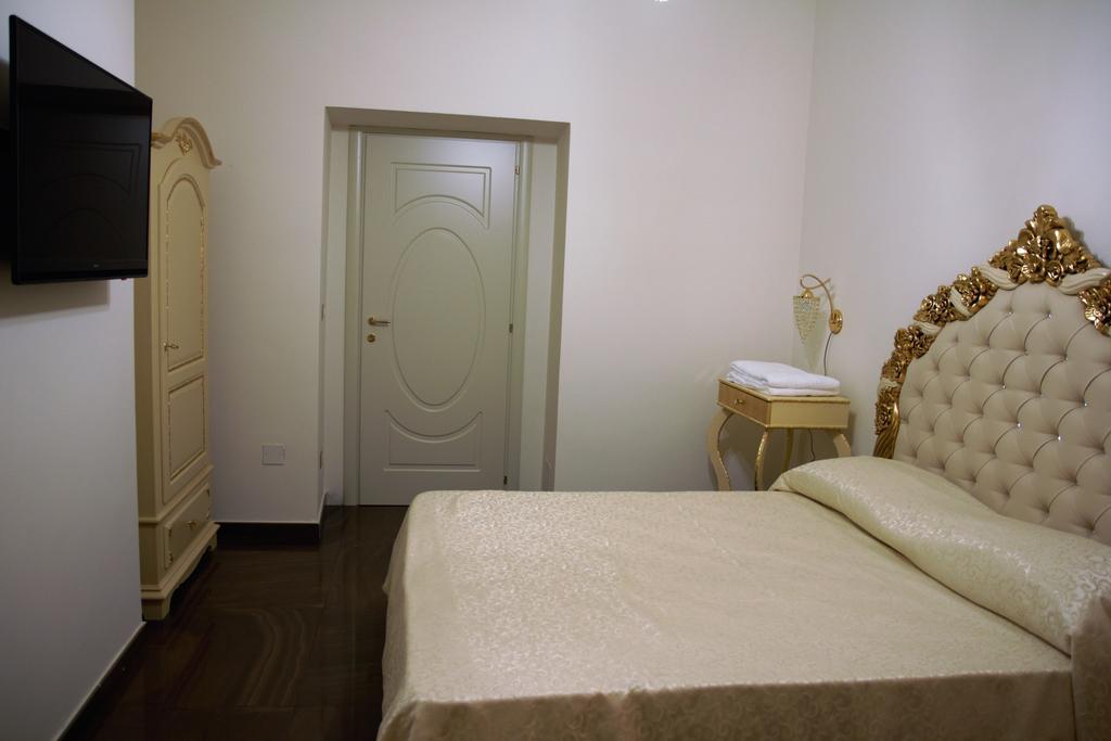 Beb Mariafrancesca Bed & Breakfast Napoli Exterior foto