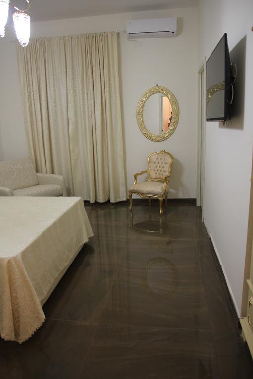 Beb Mariafrancesca Bed & Breakfast Napoli Exterior foto