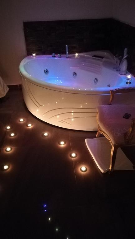Beb Mariafrancesca Bed & Breakfast Napoli Exterior foto
