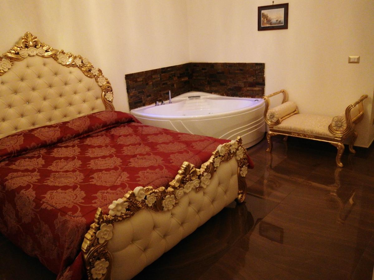 Beb Mariafrancesca Bed & Breakfast Napoli Exterior foto