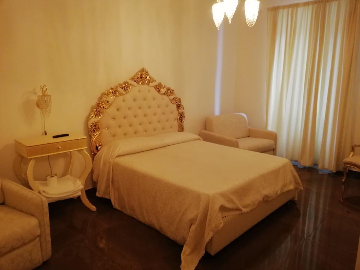 Beb Mariafrancesca Bed & Breakfast Napoli Exterior foto