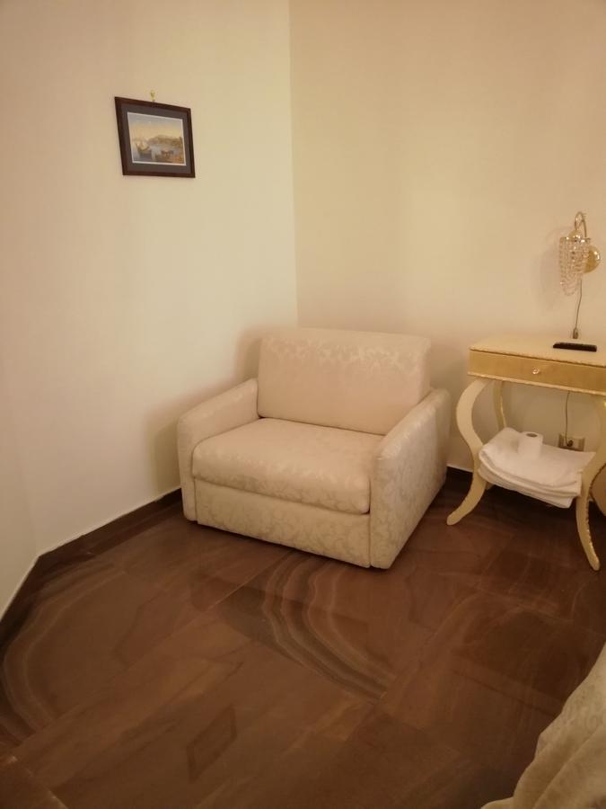 Beb Mariafrancesca Bed & Breakfast Napoli Exterior foto